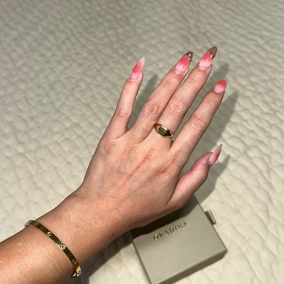 Oradina “Florence” Square Signet Ring - Picture 4 of 4